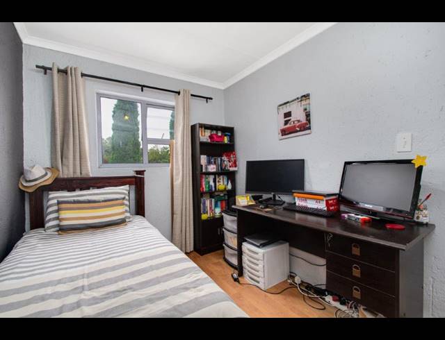 2 BEDROOM APARTMENT FOR SALE IN FOURWAYS GARDENS